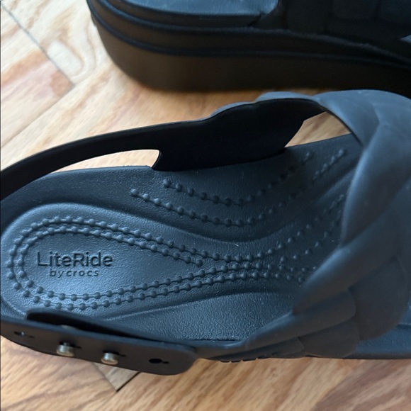 CROCS Women's Black Braided Slingback Platform Sandals - Picture 3 of 7